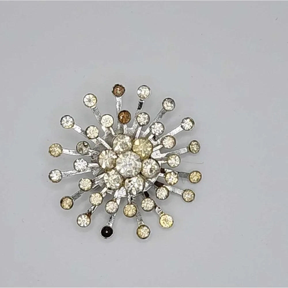 5/$20 Vintage silver rhinestone burst brooch